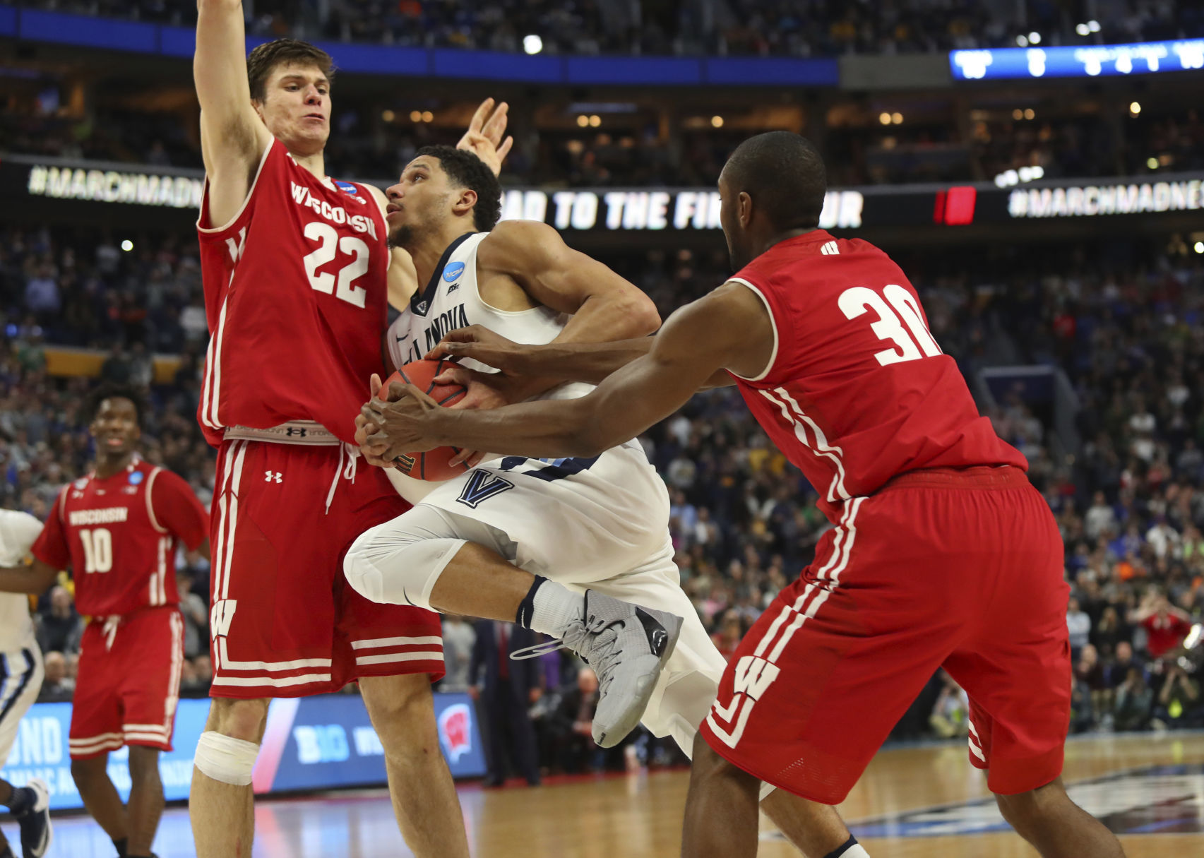 Badgers 65, Wildcats 62